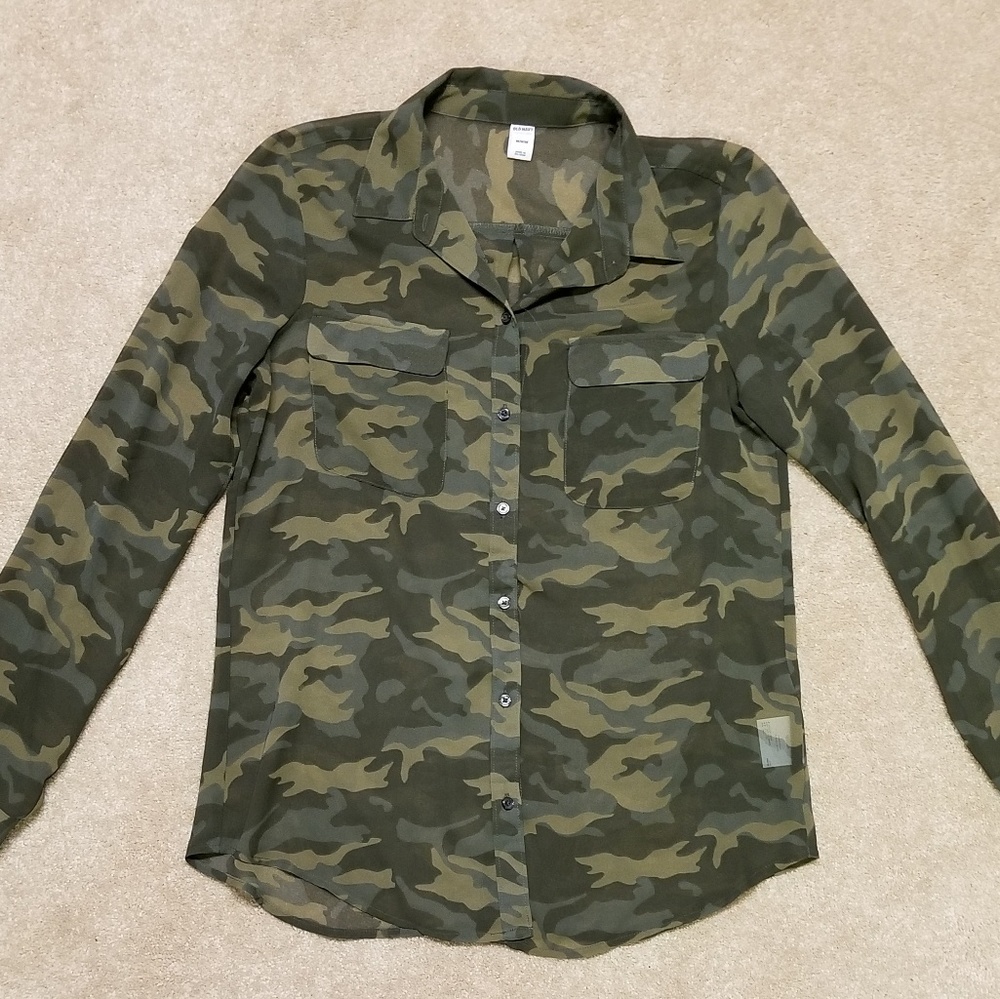 Old Navy camoflauge print blouse